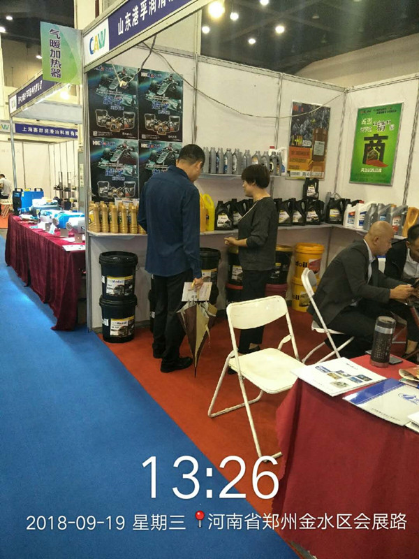 被迫躺在调教椅上扩张在线视频