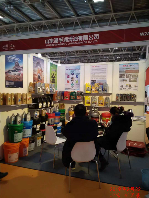 被迫躺在调教椅上扩张在线视频
